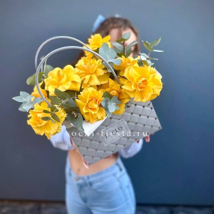 Сумочка с розами "Эдель" в Дзержинске