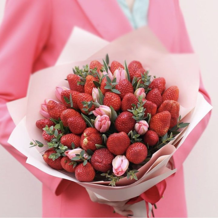 Тюльпаны и клубника в Дзержинске