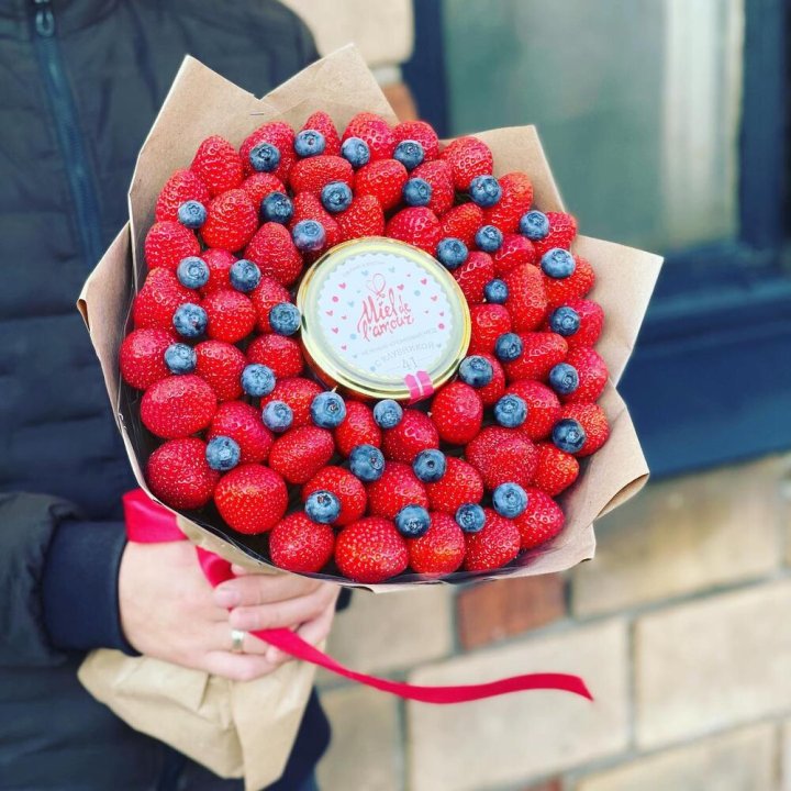 "Клубника и мёд" в Дзержинске