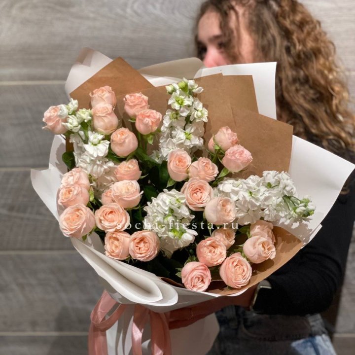 Букет бомбасти и маттиола в Дзержинске