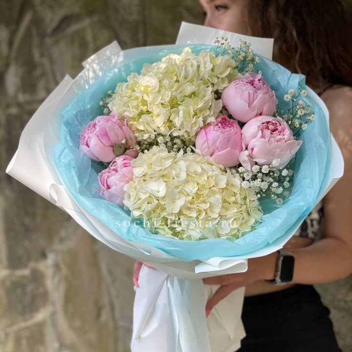 Букет с пионами "Блюсом" в Дзержинске