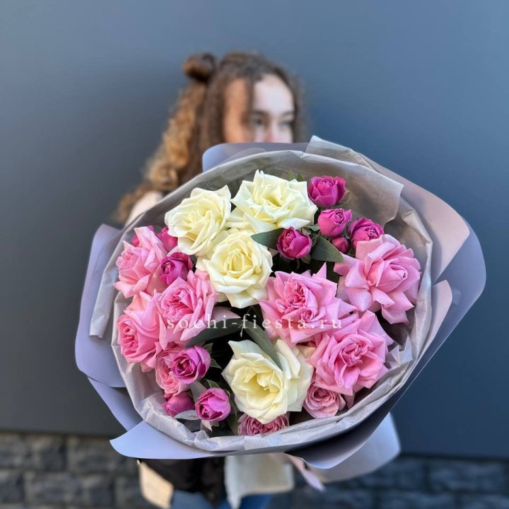 Букет французских и пионовидных роз в Дзержинске