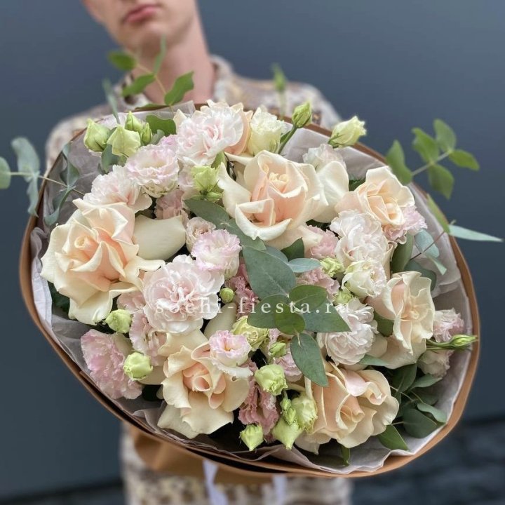  Букет кремовых роз "Мокко" в Дзержинске