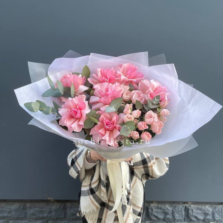 Букет французских и пионовидных роз  в Дзержинске