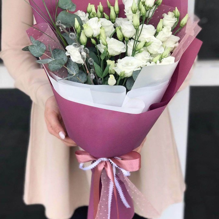 Эустомы с эвкалиптом в Дзержинске