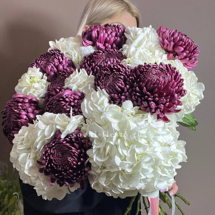 Охапка Бигуди и гортензий в Дзержинске