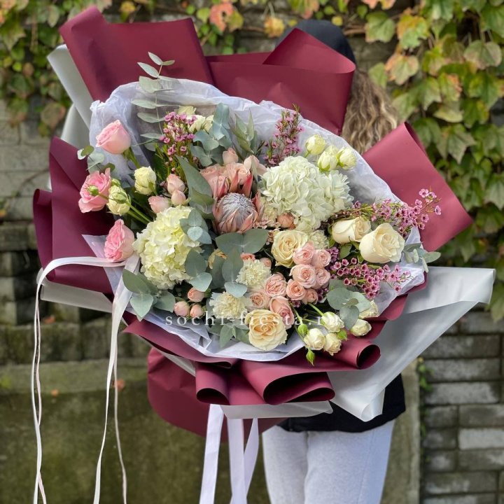 Авторский букет с протеей №1 в Дзержинске