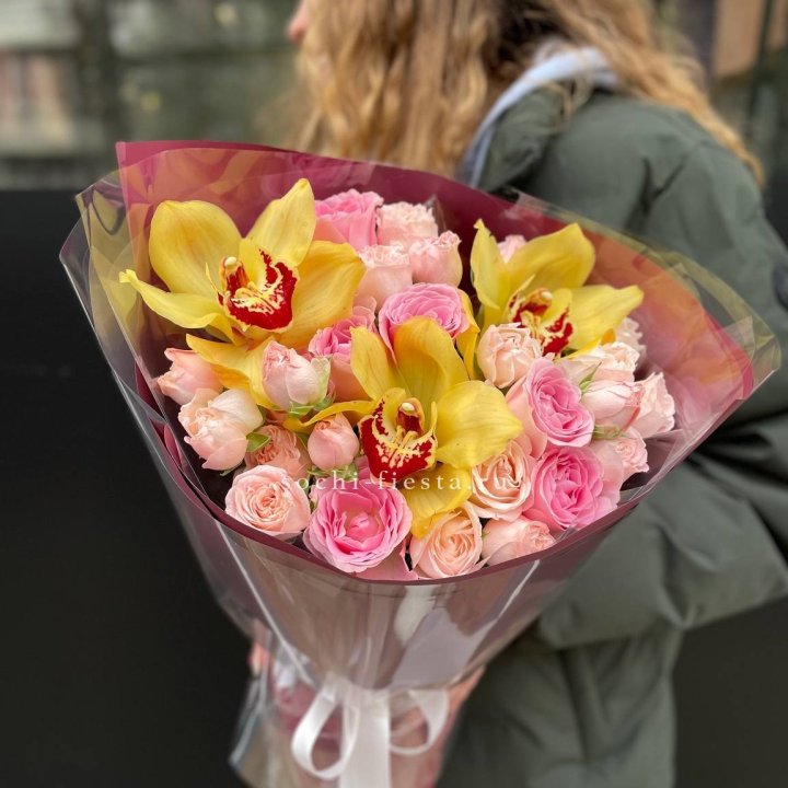  Букет орхидей и роз Есенья в Дзержинске