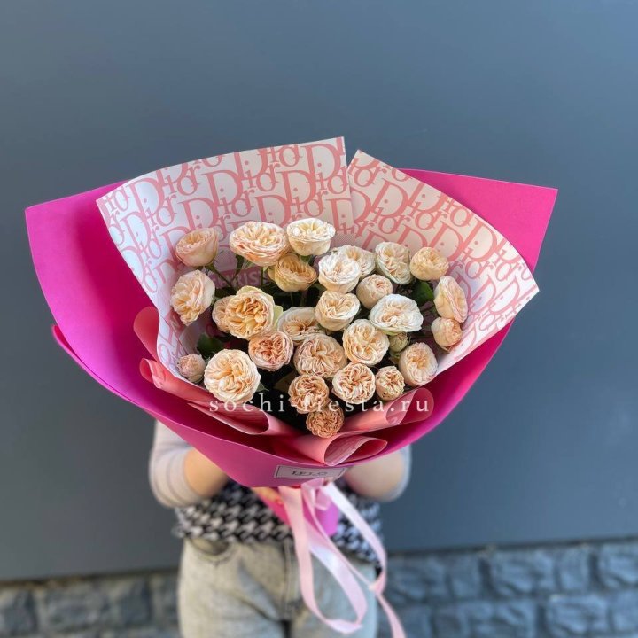 9 пионовидных роз в Дзержинске