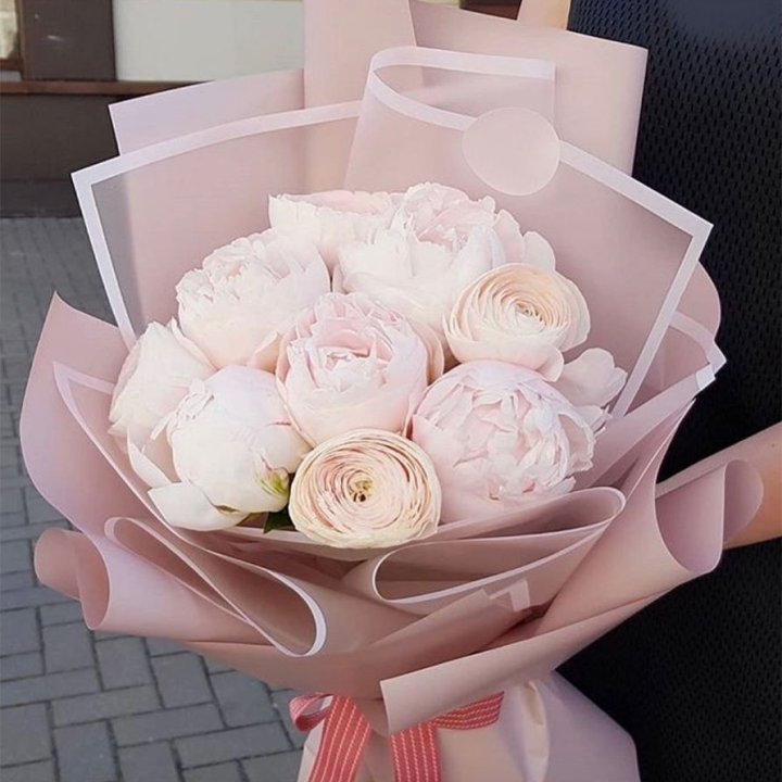 Пионы и ранункулюсы в Дзержинске