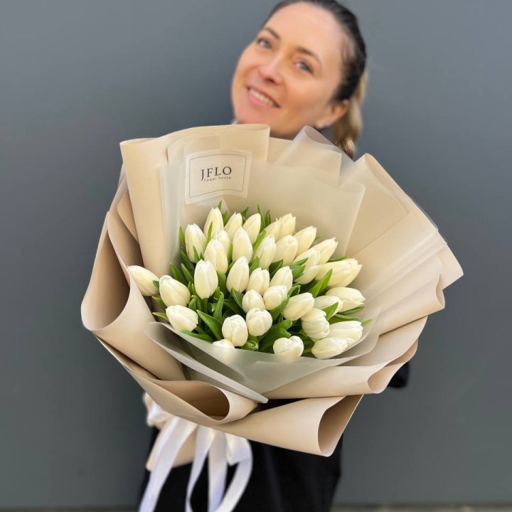 35 белых тюльпанов в Дзержинске