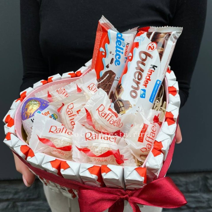 Подарочный набор сердце с Киндерами и Рафаэлло в Дзержинске