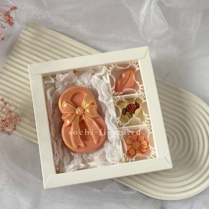 Конфеты из шоколада 8 Марта в Дзержинске