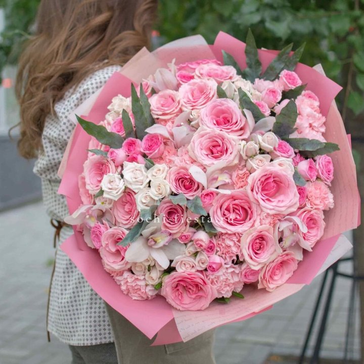 Дизайнерский букет "Барби" в Дзержинске