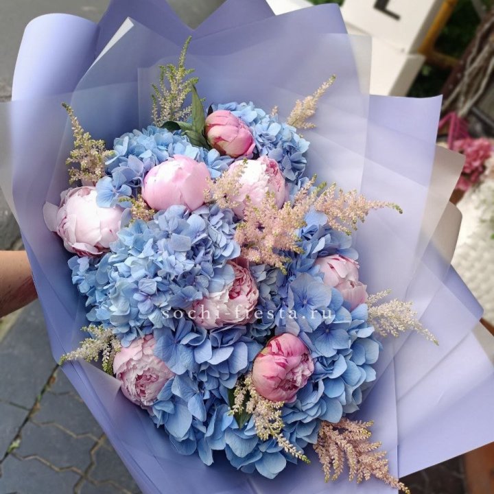 Дизайнерский букет с гортензией №3 в Дзержинске