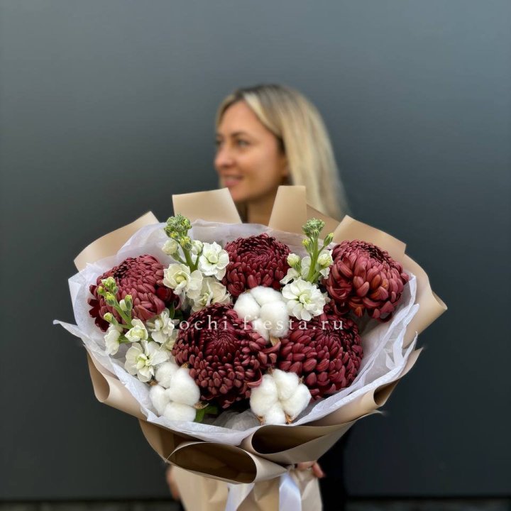 Хризантемы с маттиолой в Дзержинске