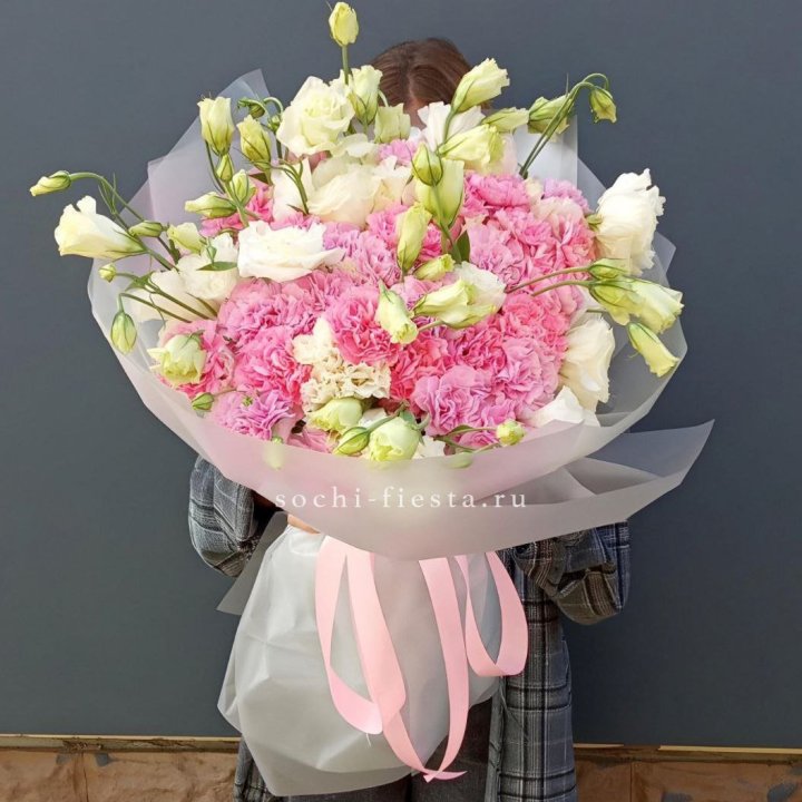 Букет из эустом и диантусов  в Дзержинске