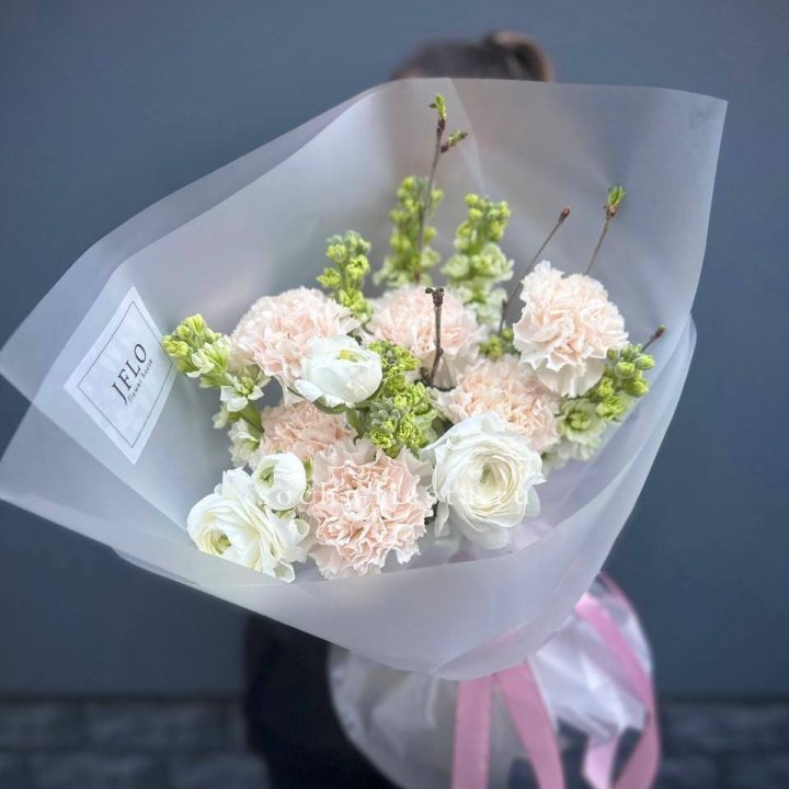 Букет маттиолы и ранункулюсов  в Дзержинске