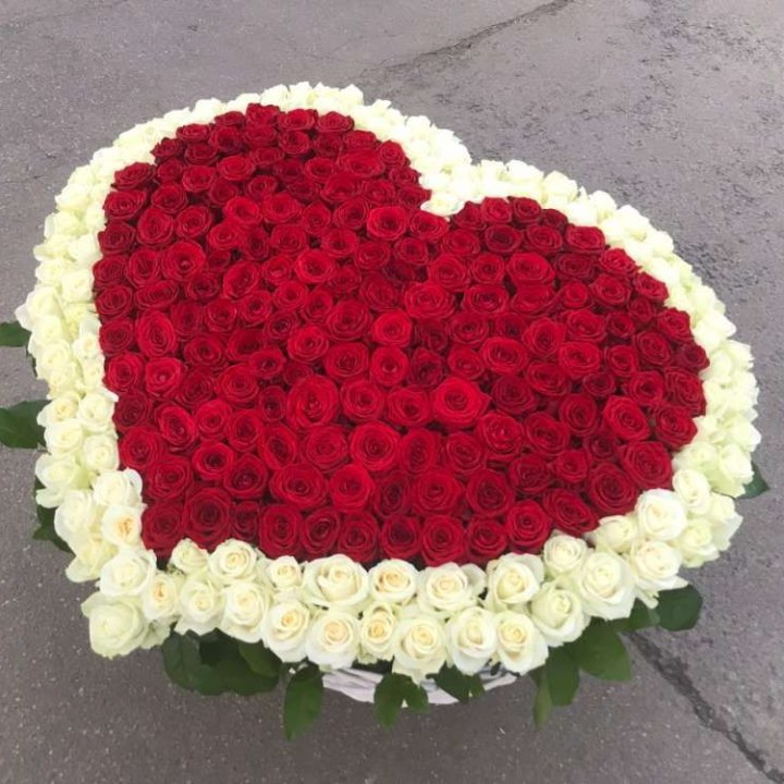 333 розы в корзине в Дзержинске