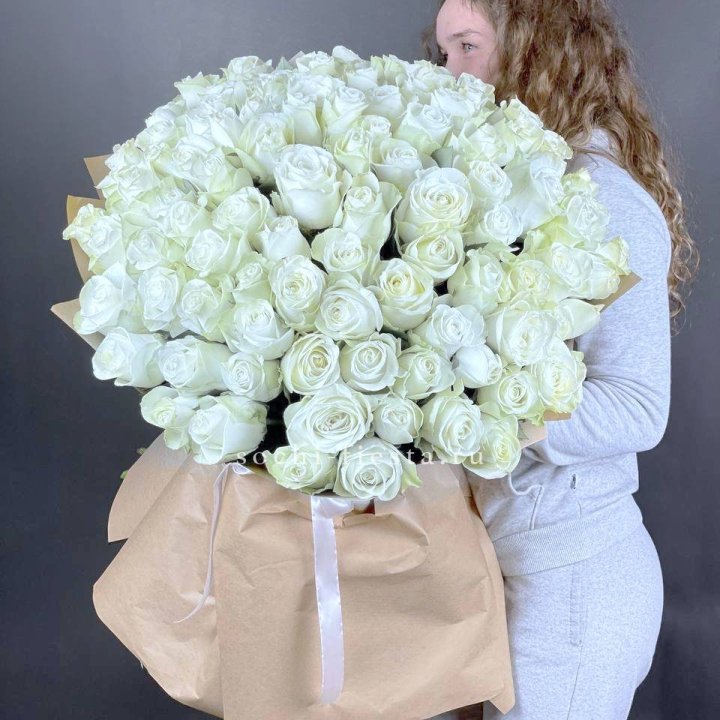 101 белая высокая импортная роза в Дзержинске