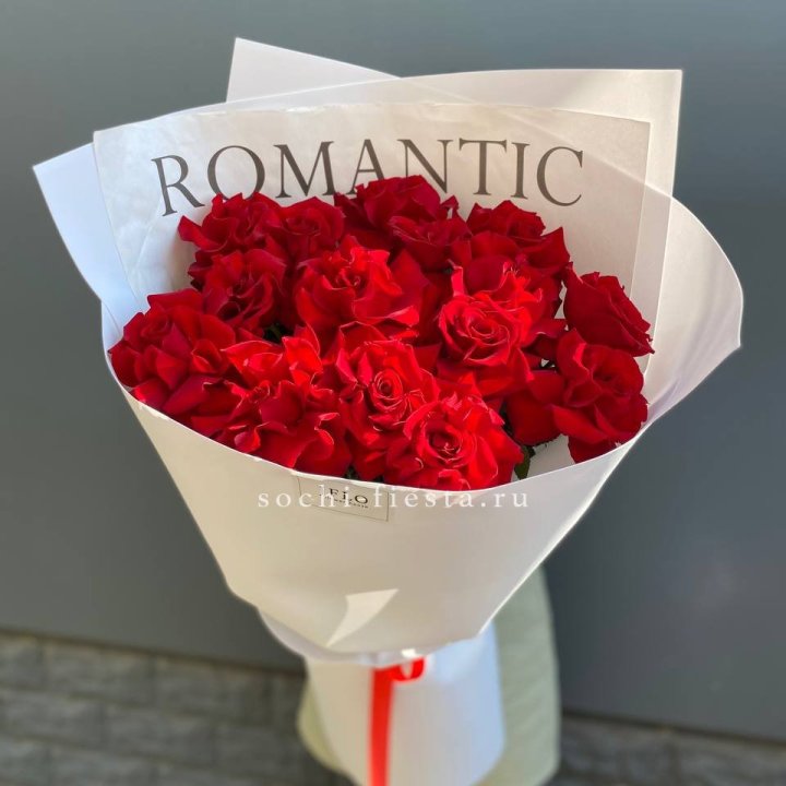 19 высоких роз в оформлении в Дзержинске