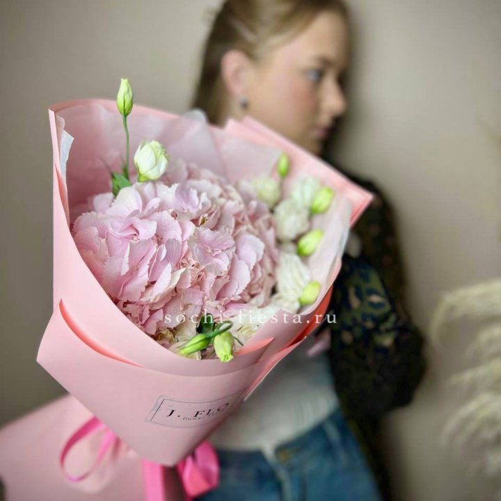 Букет с гортензией №2 в Дзержинске