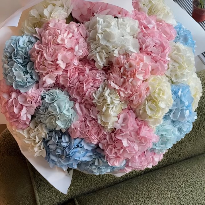 Букет гортензий микс в Дзержинске