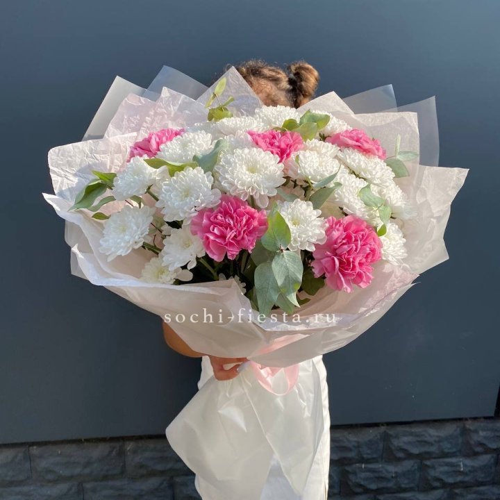  Букет  хризантем и диантусов "Воздушный" в Дзержинске