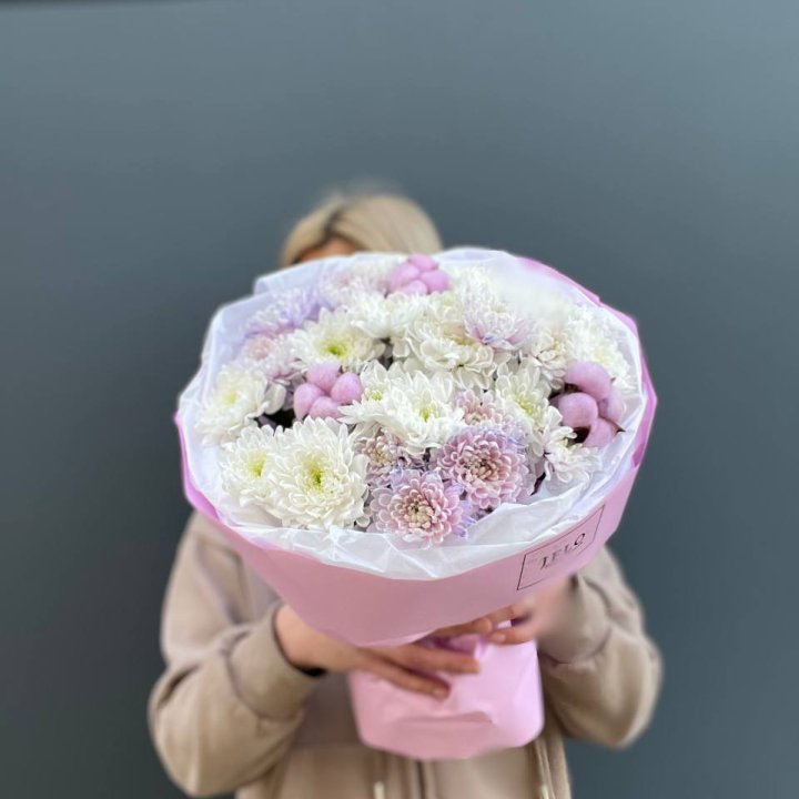 7 нежных хризантем в Дзержинске