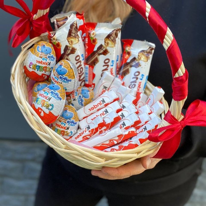 Корзина с киндерами  в Дзержинске