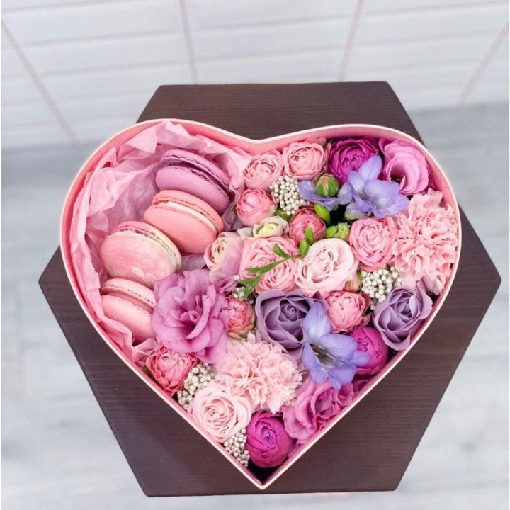 Бокс-сердце с макаронс  в Дзержинске