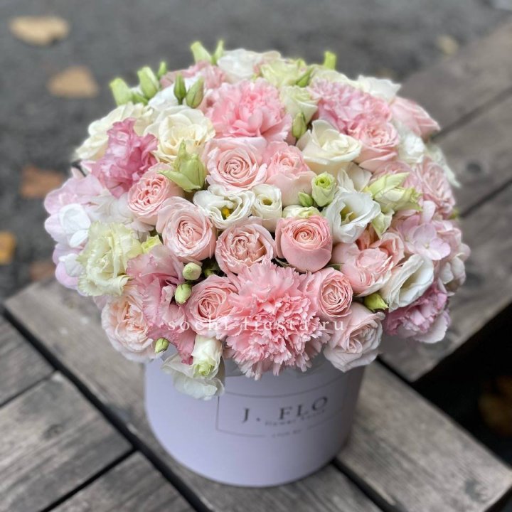 Цветочный бокс "Люксур" в Дзержинске