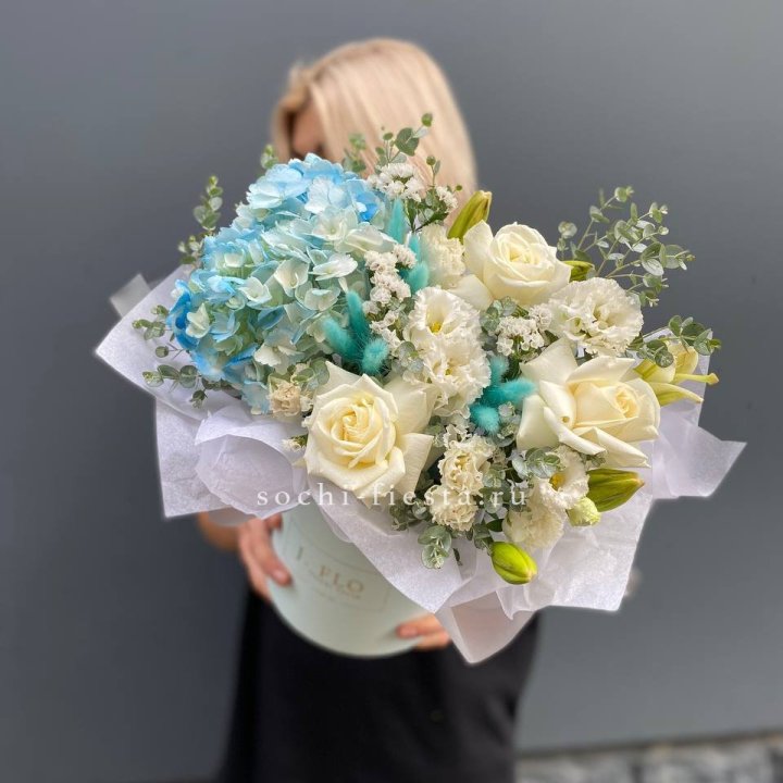 Цилиндр в голубых оттенках №1 в Дзержинске