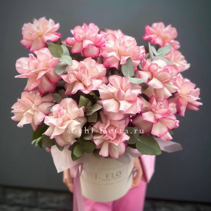 17 Французских  роз Венди в боксе в Дзержинске