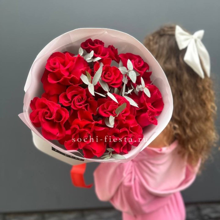 11 Красных французских роз в Дзержинске