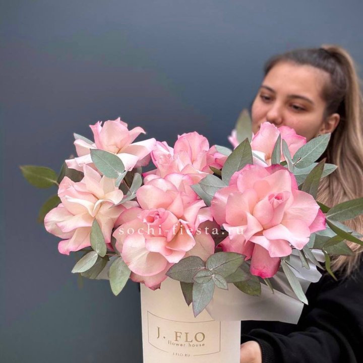 7 Французских роз в боксе в Дзержинске