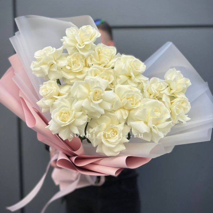 Букет из 15 французских роз Вайт дрим в Дзержинске