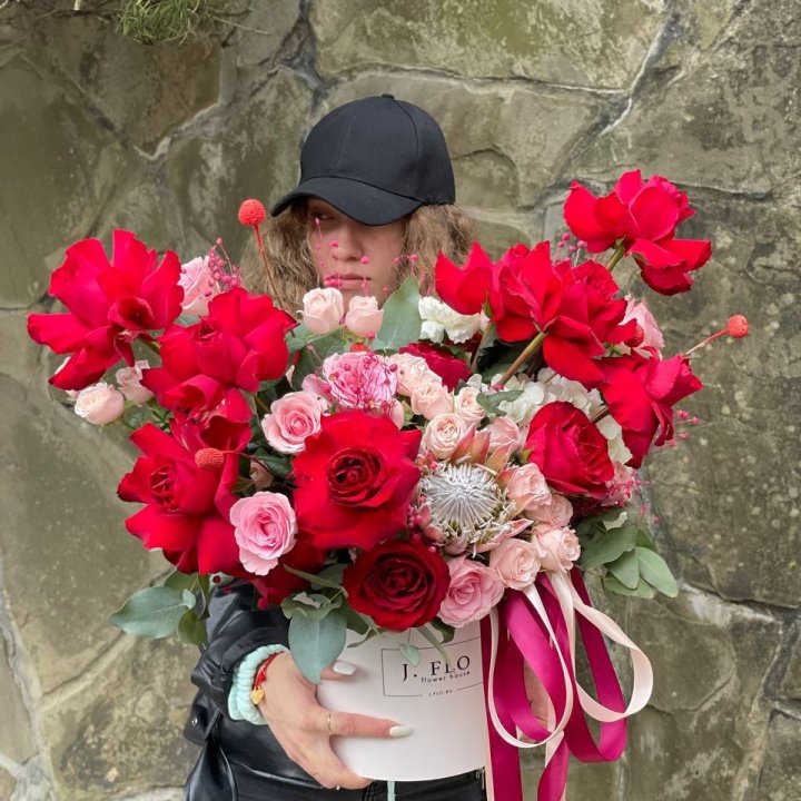 Яркий бокс "Для неё" в Дзержинске