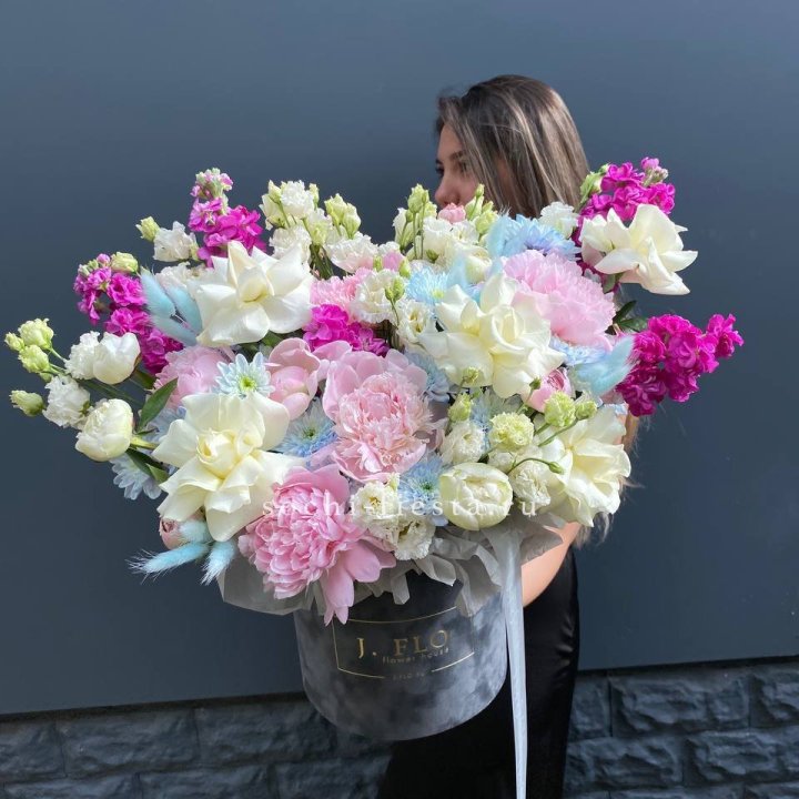 Дизайнерский цилиндр "Пионы гарден" в Дзержинске