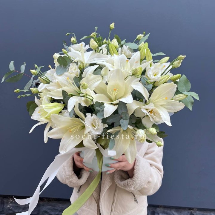 Бокс лилий и эустомы в Дзержинске