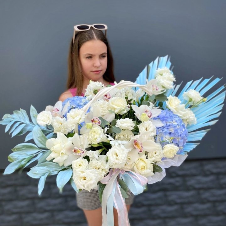 Цветочная корзина "Блю винч" в Дзержинске