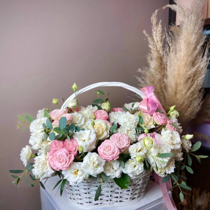Цветочная корзина "Пинки вайт" в Дзержинске
