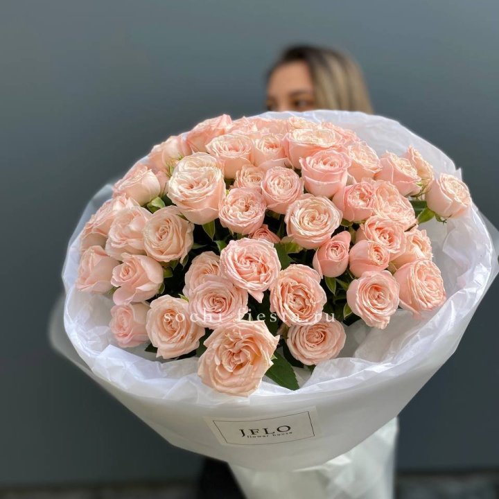 Букет кустовых роз Бомбастик в Дзержинске