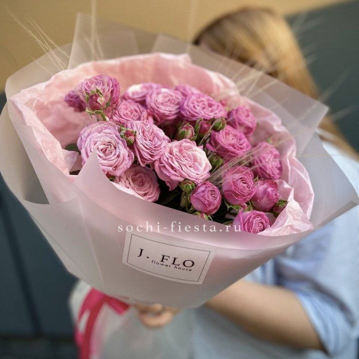 Пионовидные розы Мадам Бомбастик Pink в Дзержинске