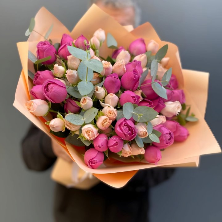 Букет кустовых роз Тендернес в Дзержинске