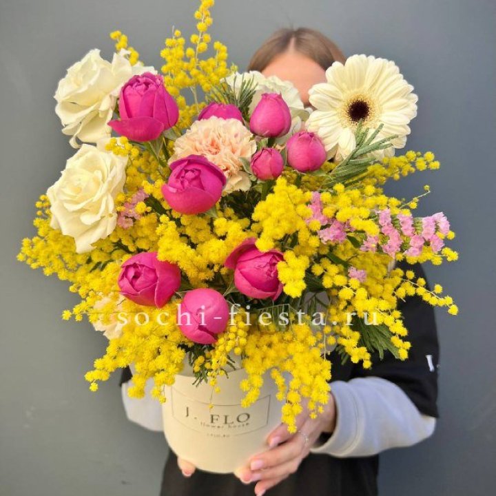 Цветы в боксе "Слобода" в Дзержинске