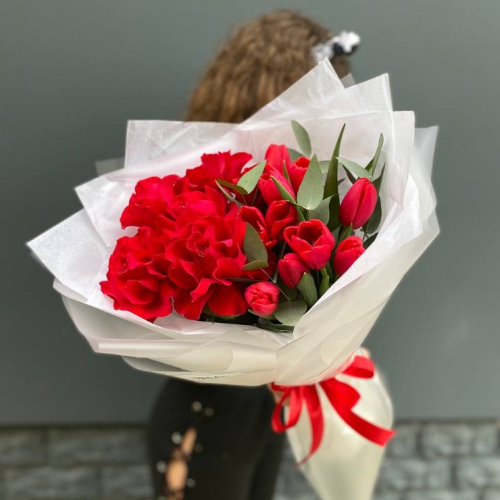 Дуо тюльпаны и розы в Дзержинске