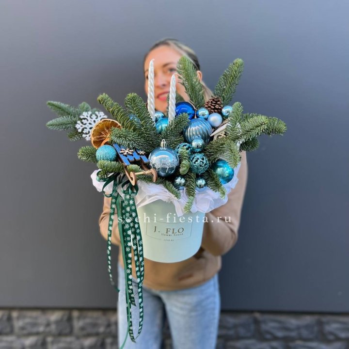 Композиция "Мери крисмас блю" в Дзержинске