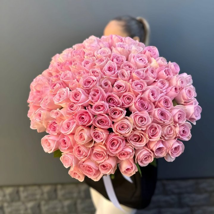 Охапка из 101 розовой розы в Дзержинске