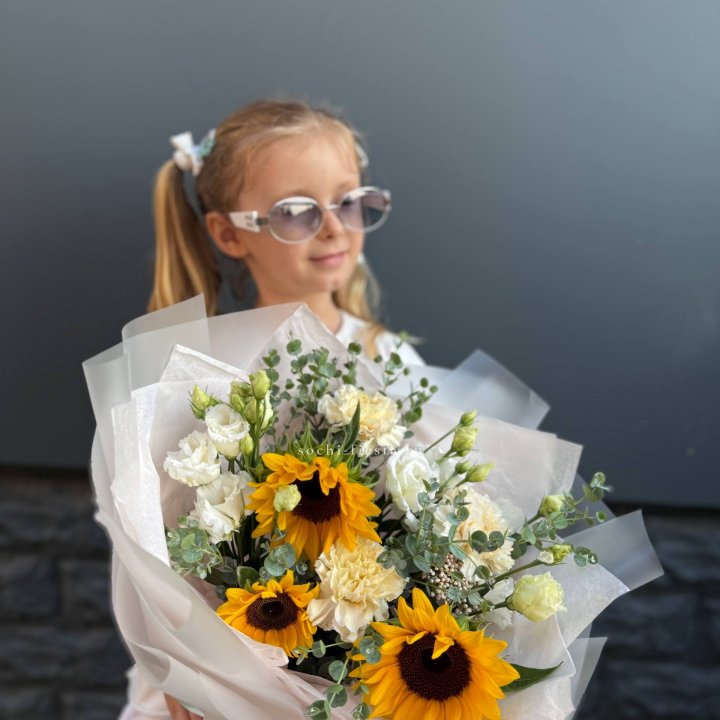  Букет  из стойких цветов с подсолнухами в Дзержинске